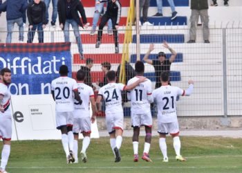 Vittoria all’inglese per la Torres che liquida la pratica Lanusei con i gol di Adam Diakite e capitan Gigi Scotto