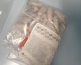 Una passeggera nigeriana è stata arrestata all’aeroporto di Alghero, aveva in corpo 25 ovuli di eroina