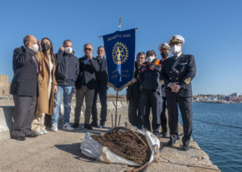 Porto Torres: la Guardia costiera recupera 600 metri di reti fantasma nel Golfo dell’Asinara