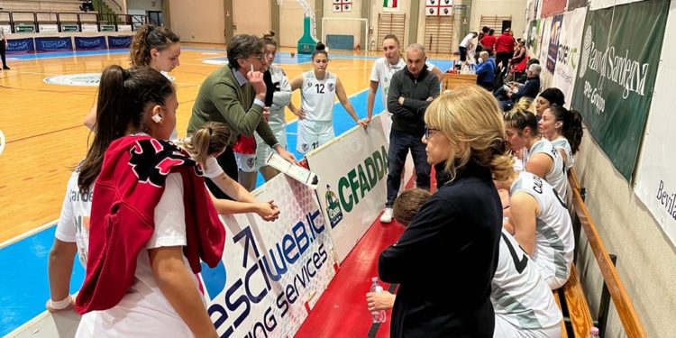 Il CUS reagisce e manda ko Vigarano: 53 a 48