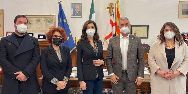 L’ex presidente della Camera Laura Boldrini in visita ad Alghero