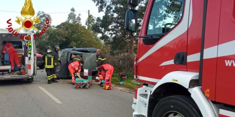 Arzachena: incidente stradale sulla strada provinciale 59, sul posto i vigili del fuoco