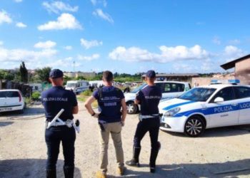 Alcolici a minorenni, sanzionato un bar e chiusi due negozi a Sassari