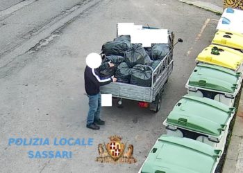 Abbandono indiscriminato di rifiuti, nuovo record di sanzioni a Sassari: 107 in tre settimane