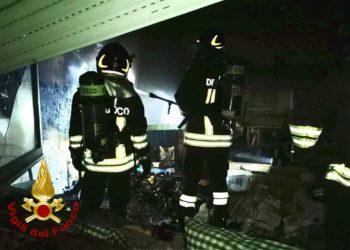 Murta Maria: a fuoco un appartamento, sul posto i vigili del fuoco