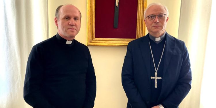 Stamane l’Arcivescovo di Cagliari, Giuseppe Baturi, ha incontrato padre Vasyl Panivnyk, attuale animatore spirituale della comunità ucraina cagliaritana