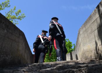 A Cagliari i carabinieri hanno arrestato un 22enne nella flagranza del reato di maltrattamenti in famiglia e per detenzione ai fini di spaccio di sostanze stupefacenti