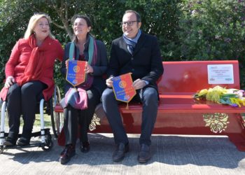 Cagliari: al Parco di Terramaini una panchina rossa contro la violenza sulle donne