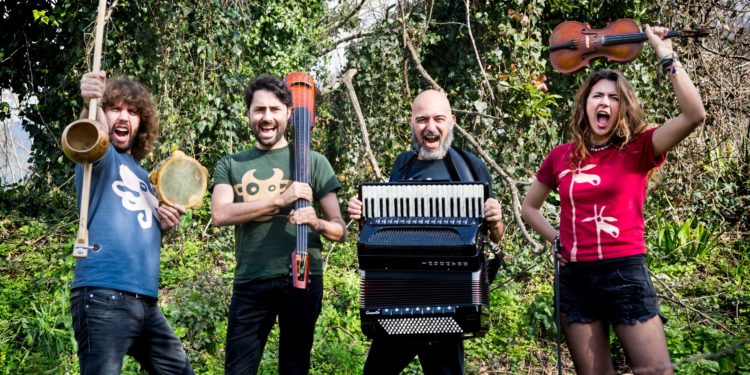 Venerdì a Cagliari, sabato a Carloforte e domenica a Porto Torres, la Baro Drom Orkestar in concerto, con le sue ritmiche dell’Est Europa e melodie del Mediterraneo