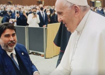 Il presidente della Regione in udienza da Papa Francesco con il Comitato per l’anno deleddiano