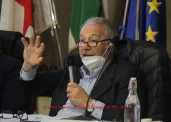 Il leader dell’Udc Giorgio Oppi interviene dopo le dichiarazioni fatte dal capogruppo della Lega Pierluigi Saiu