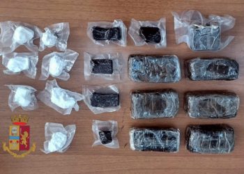 Nascondeva la droga tra la biancheria da lavare, arrestato a Sant’Elia dalla Polizia di Stato