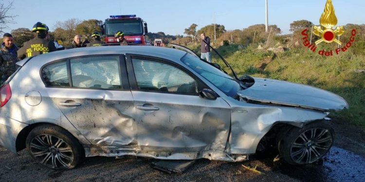 Incidente sulla Ittiri-Romana, sul posto i vigili del fuoco