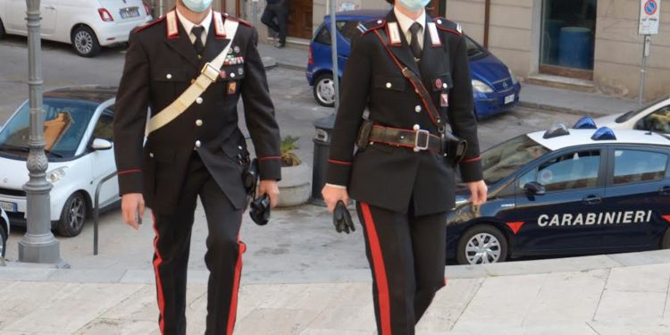 I carabinieri di Serramanna hanno denunciato a piede libero una donna per truffa aggravata e sostituzione di persona, la vittima è l’ex compagno