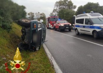 Incidente stradale nei pressi del Mater Olbia, sul posto i vigili del fuoco