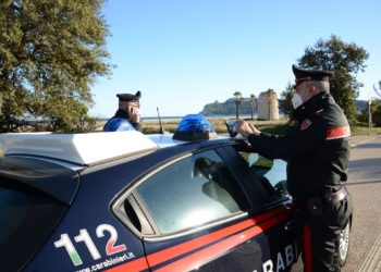 Travolto da un cavallo imbizzarrito mentre percorre il lungomare Poetto in bicicletta, un 42enne cagliaritano è finito al Pronto soccorso del Policlinico
