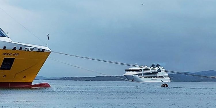 A Golfo Aranci fa scalo la Seabourn Ovation