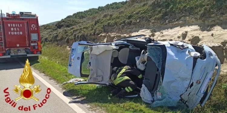 Porto Torres: incidente stradale sulla strada provinciale 81, intervengono i vigili del fuoco