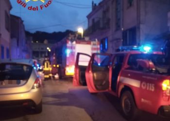 Tempio Pausania: principio d’incendio in un’abitazione, sul posto i vigili del fuoco