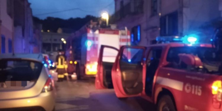 Tempio Pausania: principio d’incendio in un’abitazione, sul posto i vigili del fuoco