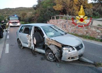 Badesi: incidente sulla provinciale 90, intervengono i vigili del fuoco