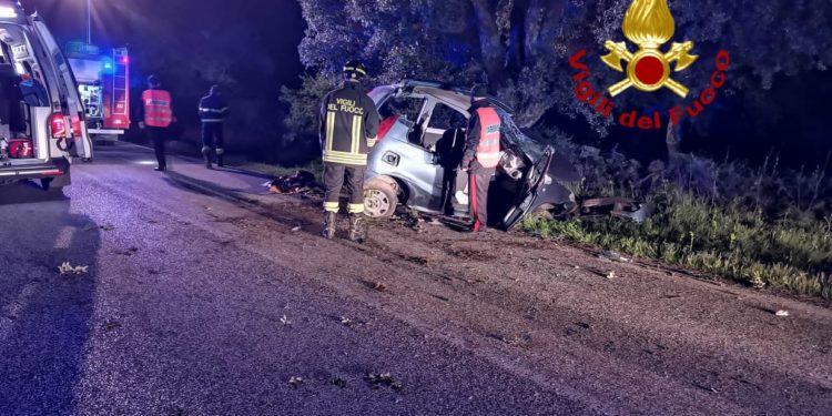 Incidente stradale sulla provinciale 7, nei pressi di Bitti, intervengono i vigili del fuoco
