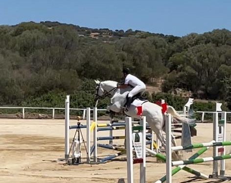 Golfo Aranci regina degli sport equestri: due giorni dedicati al salto ostacoli e al dressage