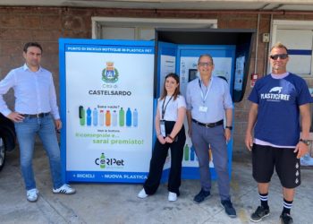 Castelsardo: arriva in Sardegna il primo eco-compattatore Coripet di competenza comunale