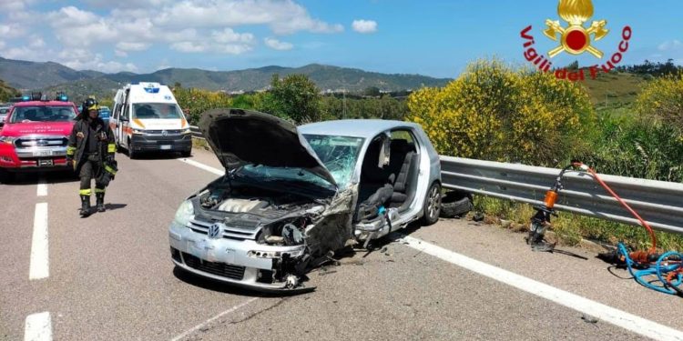 Muravera: incidente stradale sulla strada statale 125, intervengono i vigili del fuoco