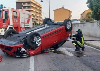 Olbia: incidente stradale in via Aldo Moro, intervengono i vigili del fuoco