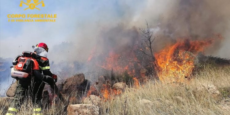 Incendio verificatosi a Cabras nel luglio 2021: arrestata una persona