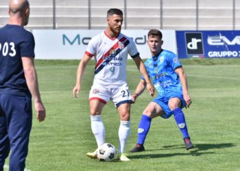 Pochi spunti, nessun goal e un punto a testa, nel derby, per la Torres ed il Sassari Latte Dolce