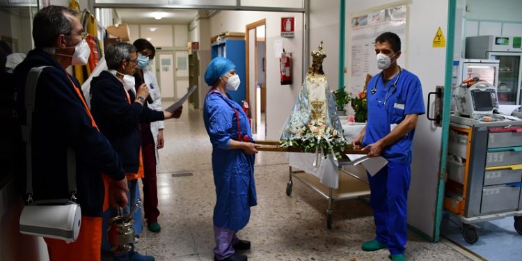 Il simulacro della Vergine delle Grazie nelle strutture Aou