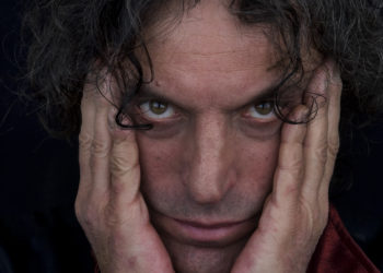 Davide Catinari domani sera presenta “White Light” in dialogo con Andrea Fulgheri, nel Foyer del Teatro Massimo di Cagliari