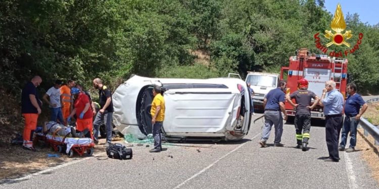 Teti: incidente stradale in località “Istecori”, gravi traumi per un 82enne