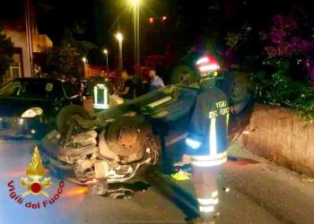 La Maddalena: incidente stradale in viale Indipendenza, sul posto i vigili del fuoco