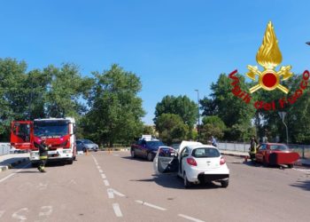 Olbia: incidente stradale in via Petta, sul posto i vigili del fuoco