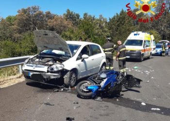 Incidente stradale all’ingresso di Calangianus: sul posto i vigili del fuoco