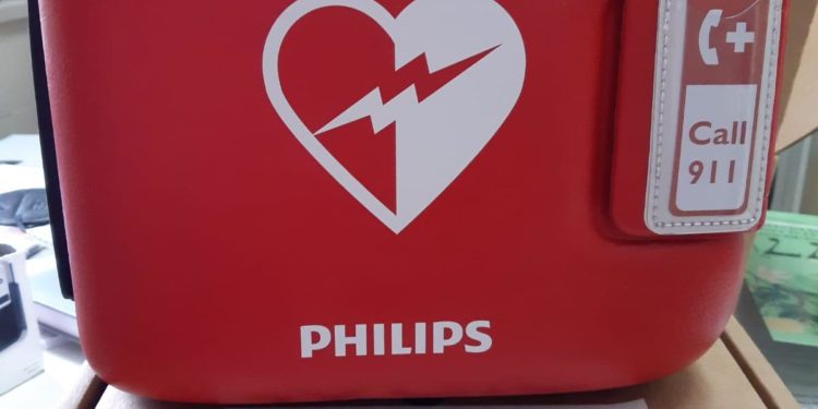 Il Reparto U.O.C. di Pediatria di Sassari ha ricevuto nei giorni scorsi il defibrillatore donato dal Sassari Calcio Latte Dolce nel 2021