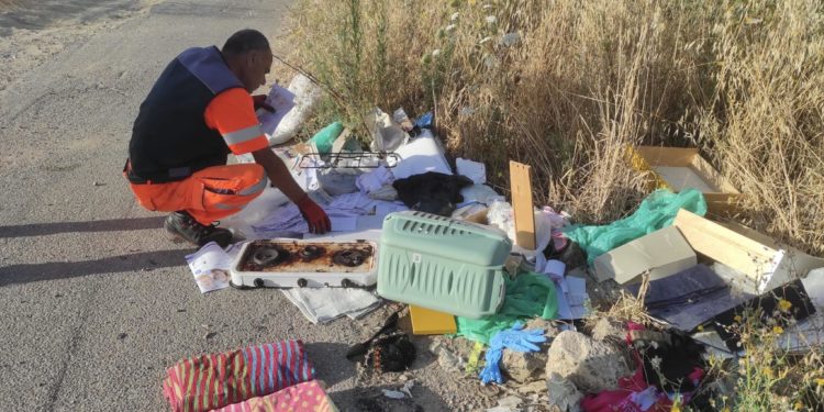 Cagliari: la Polizia locale individua due discariche abusive nelle vie Serpieri ed Aeroporto