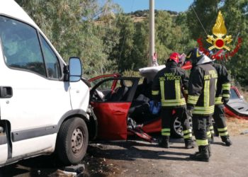 Scontro frontale sulla strada Tertenia-Sarrala, intervengono I vigili del fuoco