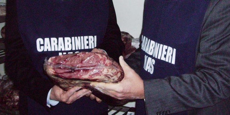 I carabinieri del NAS di Cagliari hanno sottoposto ad ispezione igienico sanitaria un esercizio pubblico