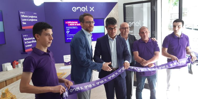 E’ stato inaugurato a Nuoro il primo Enel X Store della Sardegn a