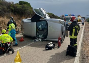 Incidente stradale in Costa Paradiso, sul posto i vigili del fuoco