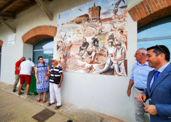 Porto Torres: inaugurato un dipinto di Fanzio sulla facciata del Museo del Porto