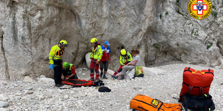 Urzulei: donna infortunata a Su Gorropu, salvata dal Soccorso Alpino e Speleologico 