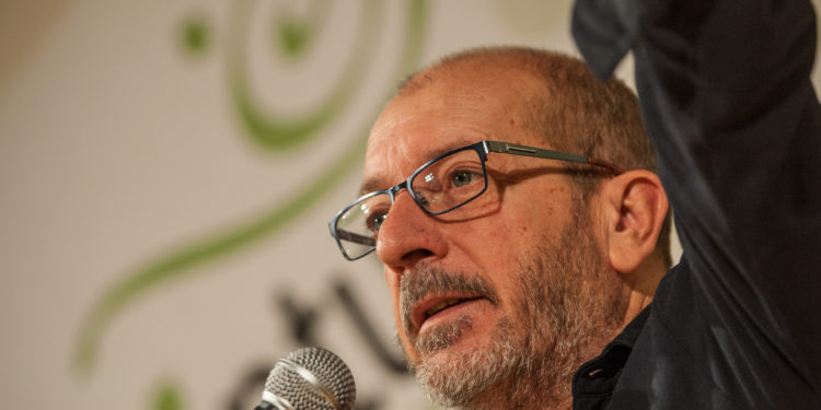 Tre giorni e tre province sarde per il festival Éntula e lo scrittore Dario Vergassola