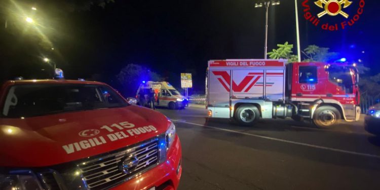 Nuoro: sfondano una ringhiera ed escono fuoristrada, singolare incidente per tre giovani ragazzi