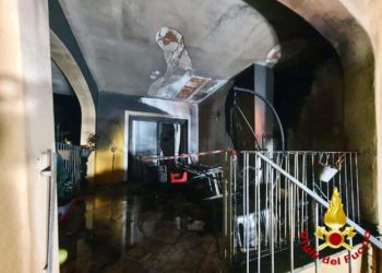 Murta Maria: a fuoco una veranda, sul posto i vigili del fuoco