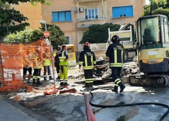 Sassari: grossa perdita di gas dalla condotta cittadina in viale Umberto angolo viale San Francesco